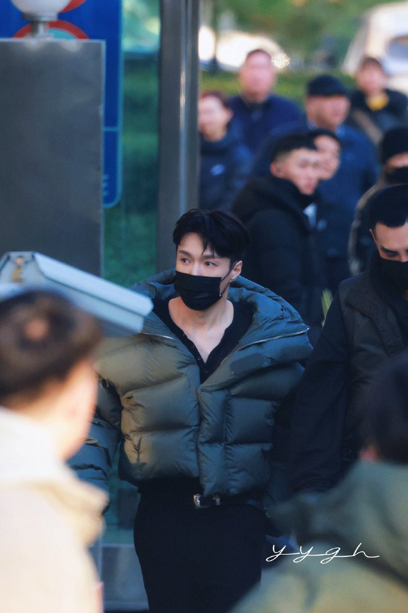 kokokbop's tweet photo. Yixing today!! 🤩 https://t.co/evQG3wrRpK