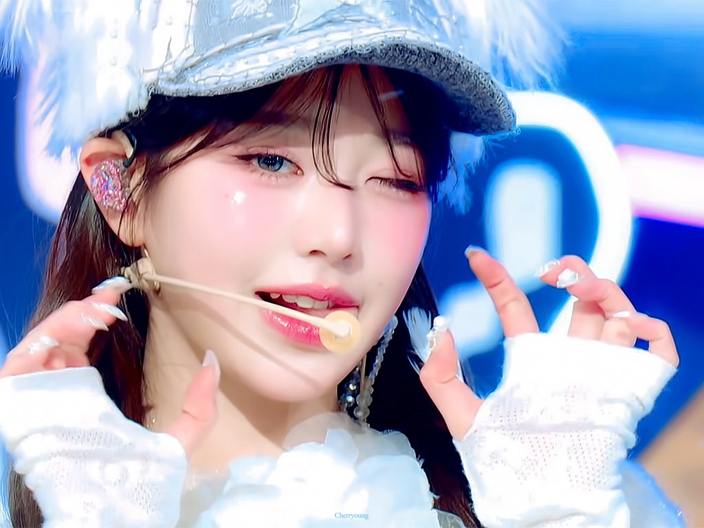Cherryoung_wy's tweet photo. 💙🪽 #장원영 https://t.co/AKkcxJDRsz