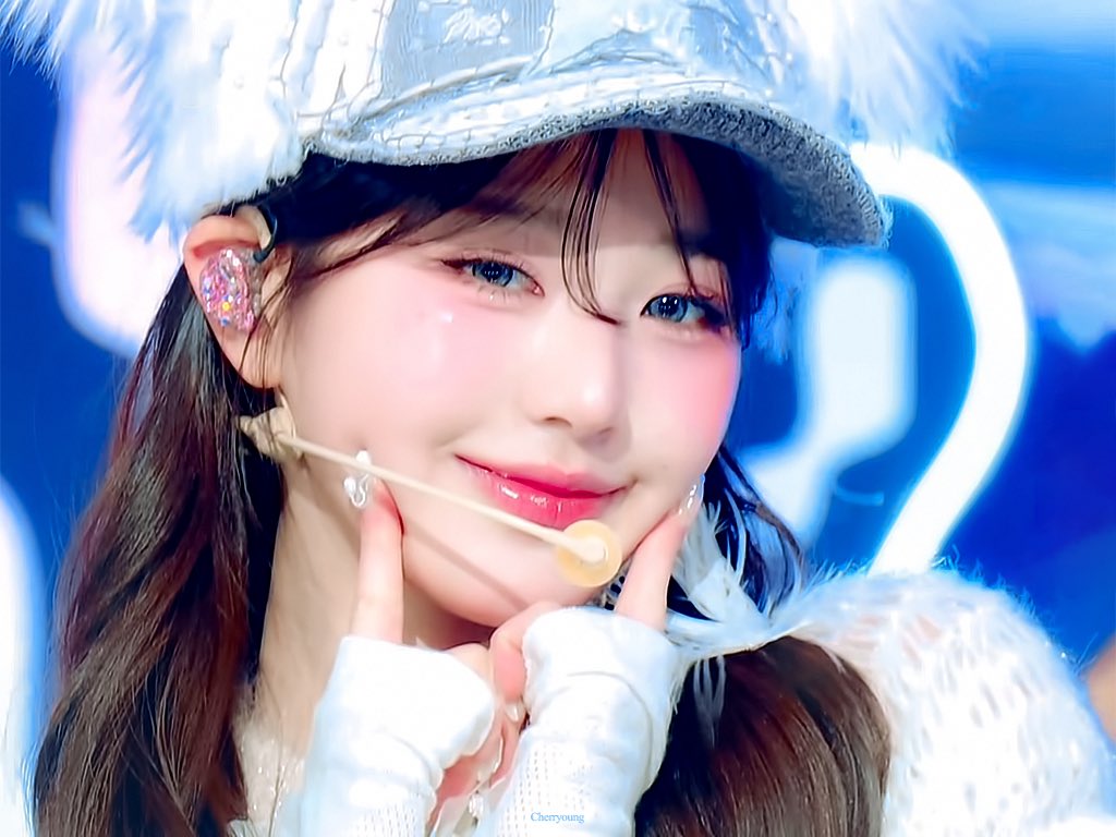 Cherryoung_wy's tweet photo. 💙🪽 #장원영 https://t.co/AKkcxJDRsz