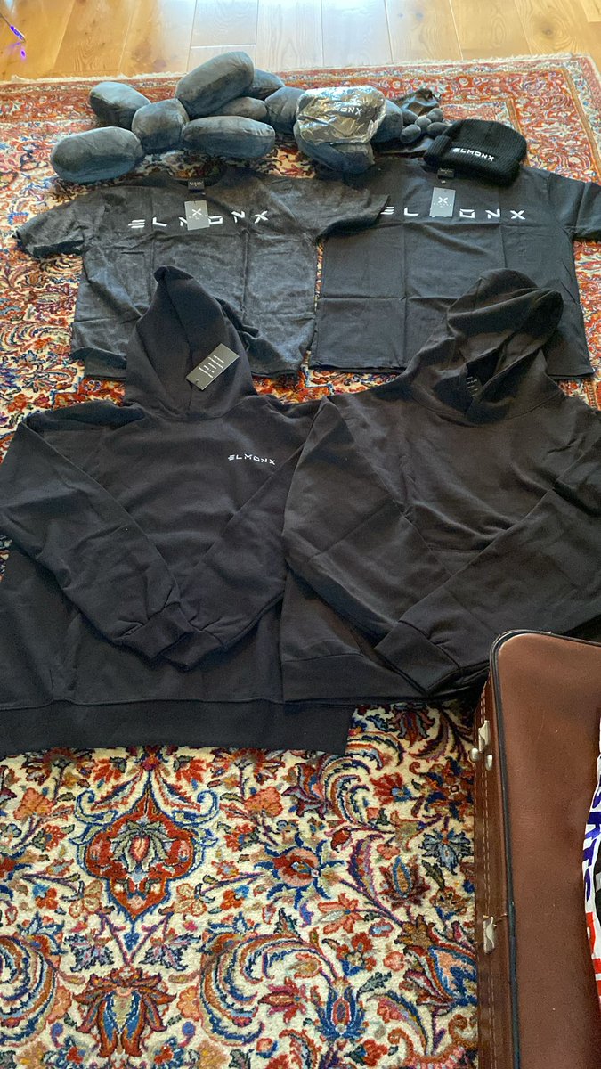 Thank you <a href="/elmonx_official/">ElmonX</a> for the free merchandise!!! 😁💥😁💥 #ElmonX #NFT