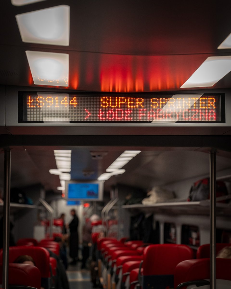 KolejLodzkie's tweet photo. 🚆 ŁKA SUPER SPRINTER
18:18 - Warszawa Centralna
19:34 - Łódź Fabryczna

Kto już jechał naszym SuperSzybkim Super Sprinterem?

#Warszawa #Łódź #pociąg #kolej #ŁKA #Centralna #Fabryczna https://t.co/rM2OP4bnRm