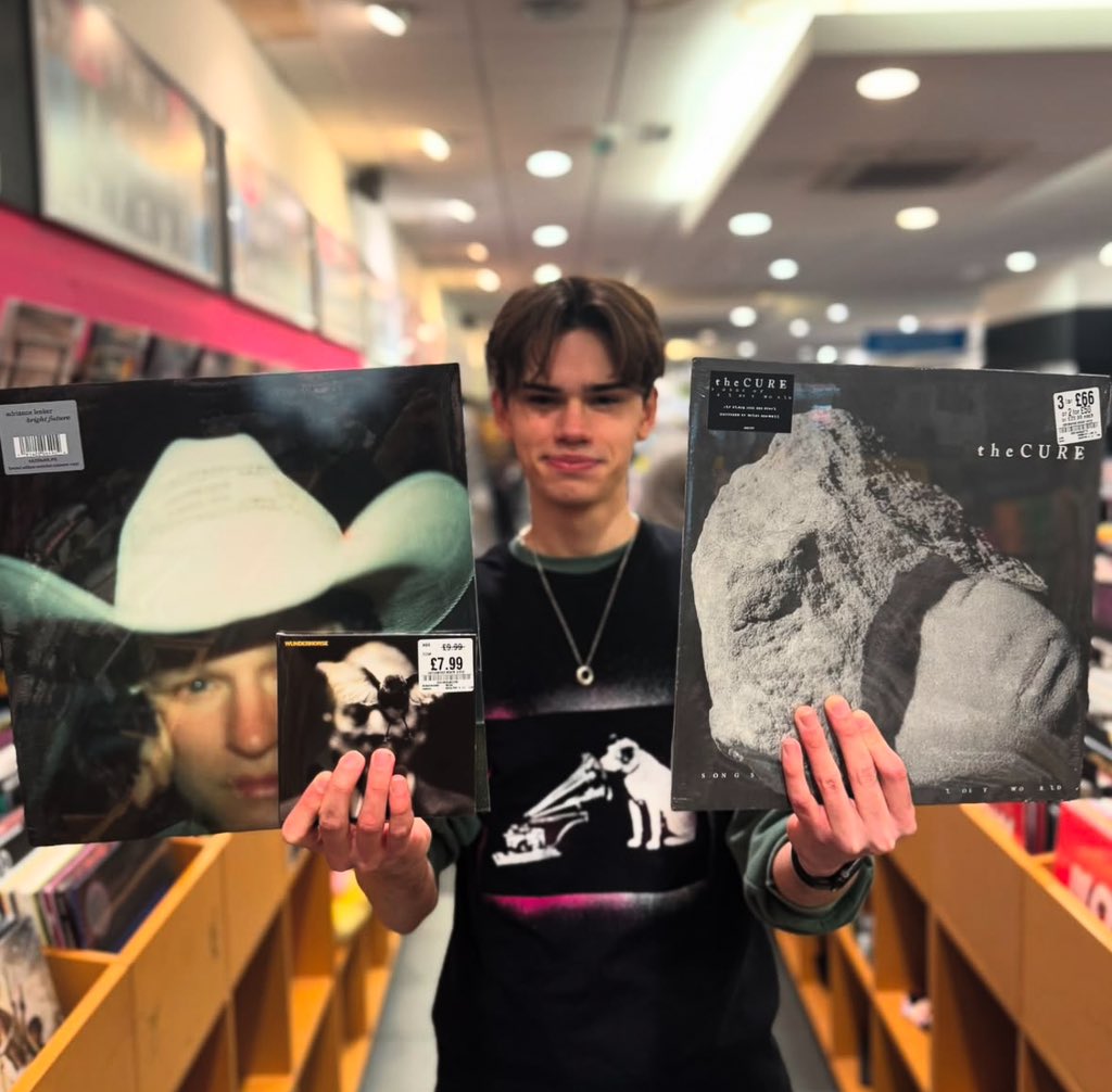 hmvMaidstone's tweet photo. 🎉 2025 is here! 🎉 

And to celebrate, we’ve taken a lot back at some of our favourite albums from last year!

• Fontaines D.C - Romance
• Charli xcx - BRAT
• KNEECAP - Fine Art
• The Cure - Songs Of A Lost World

Just to name a few! 

All in store now! https://t.co/b9wJLlAXiG