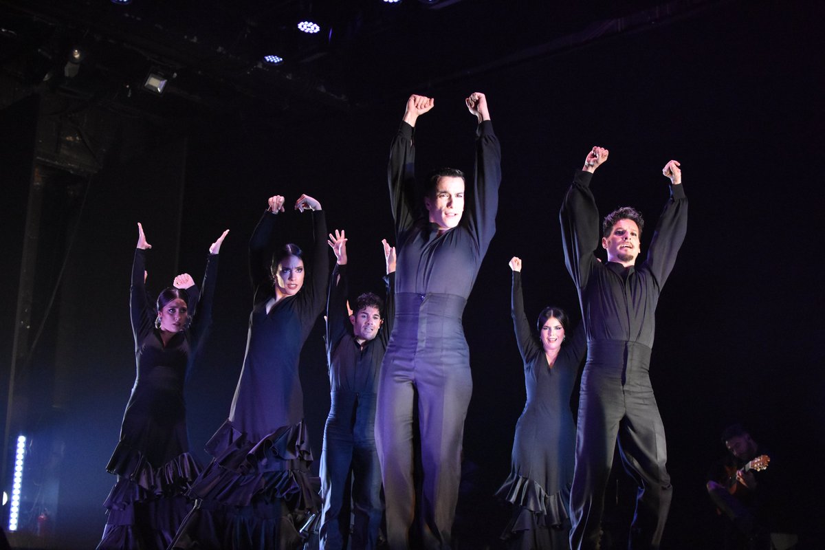CulturaCuenta's tweet photo. El Ballet Flamenco de Andalucía sigue de gira por tierras chilenas con el espectáculo 'Tierra Bendita', dirigido por
@PatriGuerreroGR 

📌 Hoy en en Iquique
📌 21 ene en Pudahuel 

https://t.co/5LfW0g1XHH

@CulturaAND @iaflamenco @AndaluciaJunta https://t.co/zAofEKnfu5