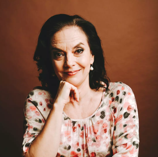 Ihmiset, jotka irvistelevät viihteelle, ovat kateellisia – tietävät sisimmässään, että heistä ei siihen olisi, kirjoittaa Anna-Leena Härkönen apu.fi/artikkelit/ihm… #viihde #televisio #kulttuuri #kolumni #taide