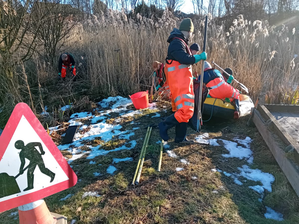 The Green Estate CIC (@green_estate) on Twitter photo Many thanks to the <a href="/riverlution_rsc/">Riverlution by RSC</a> team for helping to maintain the pond area in <a href="/ManorFieldsPark/">Manor Fields Park</a> yesterday! Many thanks to the <a href="/riverlution_rsc/">Riverlution by RSC</a> team for helping to maintain the pond area in <a href="/ManorFieldsPark/">Manor Fields Park</a> yesterday!