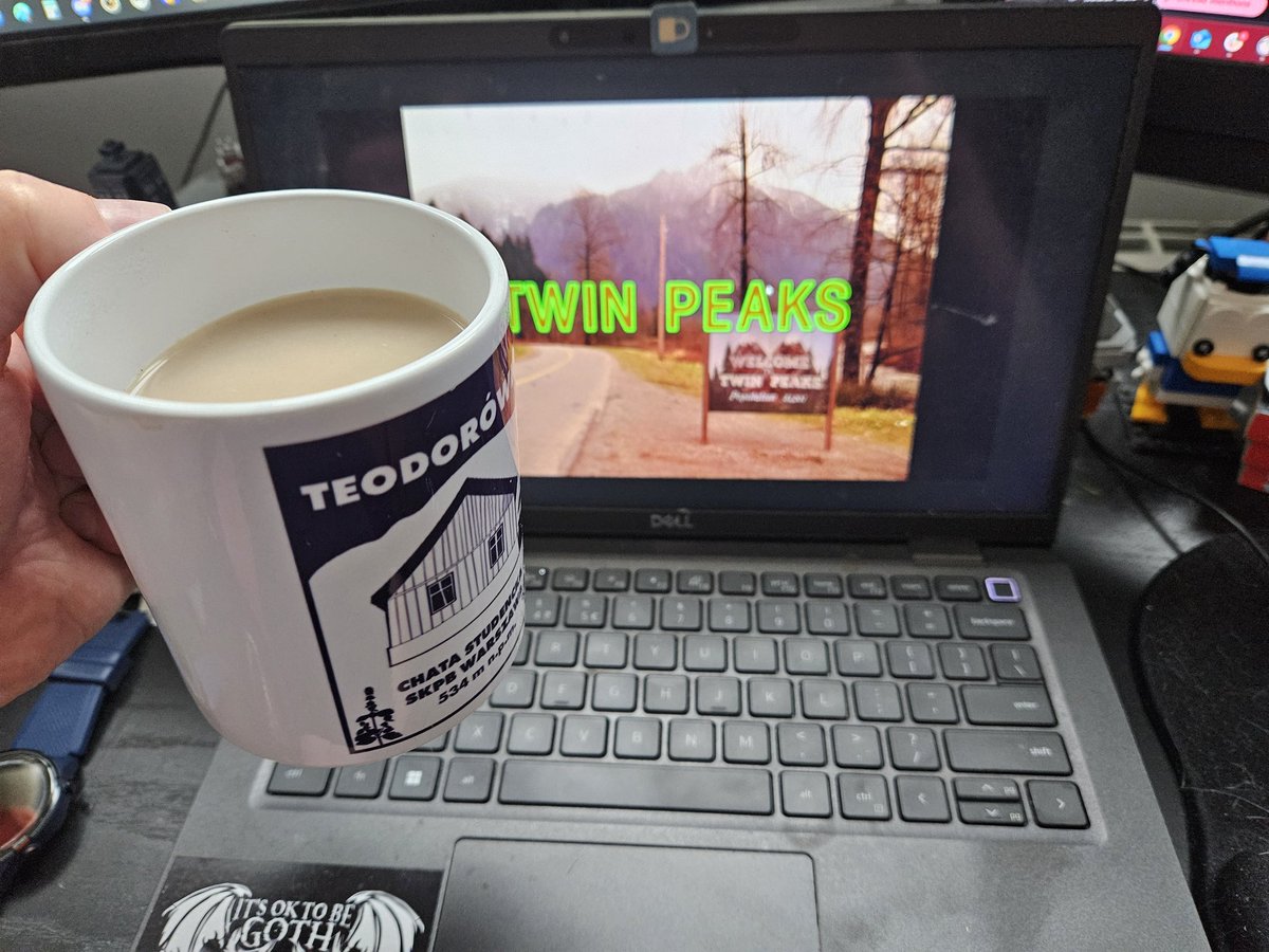 bocian_p's tweet photo. Jak co rano, Panie Davidzie, cholernie dobra kawa. Mam nadzieję, że tam na górze też taką dają. https://t.co/GK59EroBxA