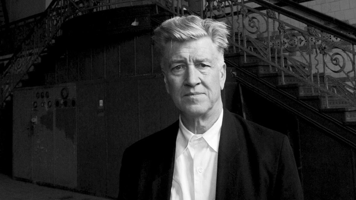 canahmetcelikk's tweet photo. Önümüzdeki 10 gün boyunca David Lynch filmleri izleyip hakkında yazılmış kitapları ve yazıları okuyacağım. Bir de bir filmi üzerine bir yazı yazacağım.

Bu tarz insanları anlamaya çalışmak, eserleriyle yaşatmak gerekiyor diye düşünüyorum. https://t.co/uV0A3bipt4