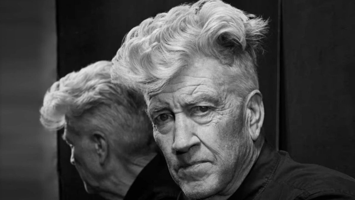 canahmetcelikk's tweet photo. Önümüzdeki 10 gün boyunca David Lynch filmleri izleyip hakkında yazılmış kitapları ve yazıları okuyacağım. Bir de bir filmi üzerine bir yazı yazacağım.

Bu tarz insanları anlamaya çalışmak, eserleriyle yaşatmak gerekiyor diye düşünüyorum. https://t.co/uV0A3bipt4