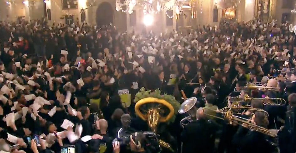 Marc Larroya (@larroyamarc) on Twitter photo La balear <a href="/IB3/">IB3</a> (9,4%) arrasa amb la celebració de Sant Antoni
La 1: 12,6%
A3: 9,6%
IB3: 9,4%
La Sexta: 7,6%
Cuatro: 4,6%
T5: 4,3%
Notícies Migdia: 20,7%
Especial <a href="/CincDiesIB3/">Cinc Dies IB3</a>: 12,0%
Notícies Vespre: 11,5%
Visca Sant Antoni: 9,4%
<a href="/JoEnSeMesIB3/">Jo en sé + que tu IB3</a>: 7,6%
Agafa'm si pots: 7,2% La balear <a href="/IB3/">IB3</a> (9,4%) arrasa amb la celebració de Sant Antoni
La 1: 12,6%
A3: 9,6%
IB3: 9,4%
La Sexta: 7,6%
Cuatro: 4,6%
T5: 4,3%
Notícies Migdia: 20,7%
Especial <a href="/CincDiesIB3/">Cinc Dies IB3</a>: 12,0%
Notícies Vespre: 11,5%
Visca Sant Antoni: 9,4%
<a href="/JoEnSeMesIB3/">Jo en sé + que tu IB3</a>: 7,6%
Agafa'm si pots: 7,2%