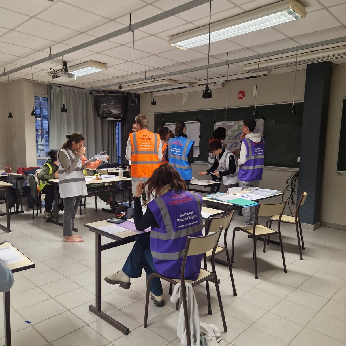 Dupuis Guilhem (@dupuisguilhem) on Twitter photo Les étudiants M1 SEAM-EPGM de <a href="/Univ_Savoie/">UnivSavoieMontBlanc</a> face à une inondation💧
Cours sur la prévention des risques et la gestion de crise suivi par 1 mise en situation avec un Plan communal de sauvegarde
De futurs pros sensibles à la culture du risque, la planification & la prévention 👍 Les étudiants M1 SEAM-EPGM de <a href="/Univ_Savoie/">UnivSavoieMontBlanc</a> face à une inondation💧
Cours sur la prévention des risques et la gestion de crise suivi par 1 mise en situation avec un Plan communal de sauvegarde
De futurs pros sensibles à la culture du risque, la planification & la prévention 👍