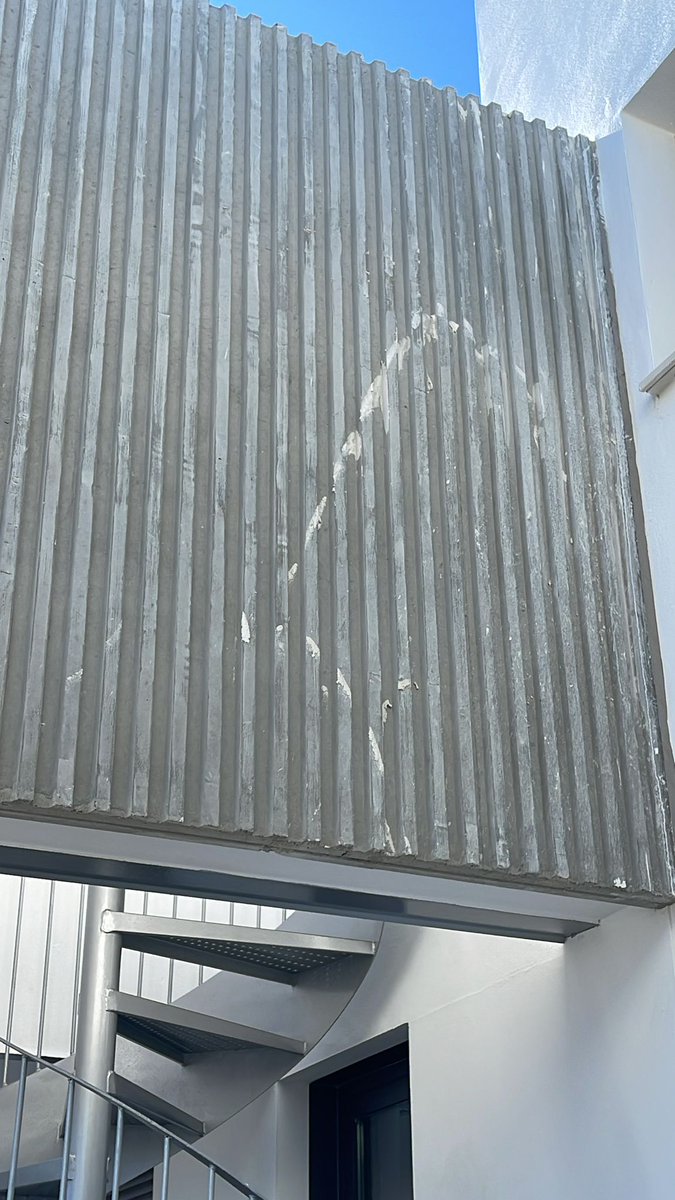 gracianomn's tweet photo. @metrovacesa Y,ojo! que estamos hablando de una promoción que se está entregando ahoramismo en Sevilla. La Constructora Cartuja, complice de todo esto. Entregó la obra isn los grupos de presión encendidos y sin ningun tipo de limpieza de final de obra. culpables Metrovacesa y Cartuja. https://t.co/YFvuONdWVW