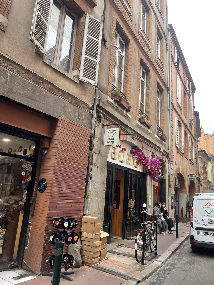 askioff's tweet image. comment aller à toulouse en évitant l’incroyable café bông