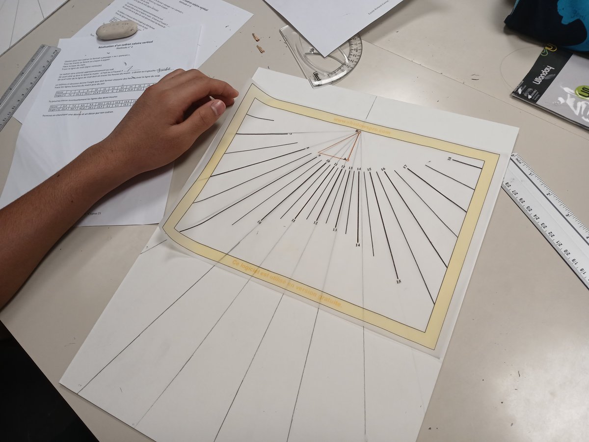 Lycée professionnel Roland Carraz (@lpcarraz) on Twitter photo ⏲️Le projet sur la mesure du temps en #UPE2A avance avec le soutien de l'association Cygnus21 : aujourd'hui, conception de cadrans solaires <a href="/DraeacBFC/">DRAEAC</a> <a href="/AcademieDijon/">Académie de Dijon</a> <a href="/MarieEAC21/">Marie Buridon - EAC Côte d'Or</a> ⏲️Le projet sur la mesure du temps en #UPE2A avance avec le soutien de l'association Cygnus21 : aujourd'hui, conception de cadrans solaires <a href="/DraeacBFC/">DRAEAC</a> <a href="/AcademieDijon/">Académie de Dijon</a> <a href="/MarieEAC21/">Marie Buridon - EAC Côte d'Or</a>