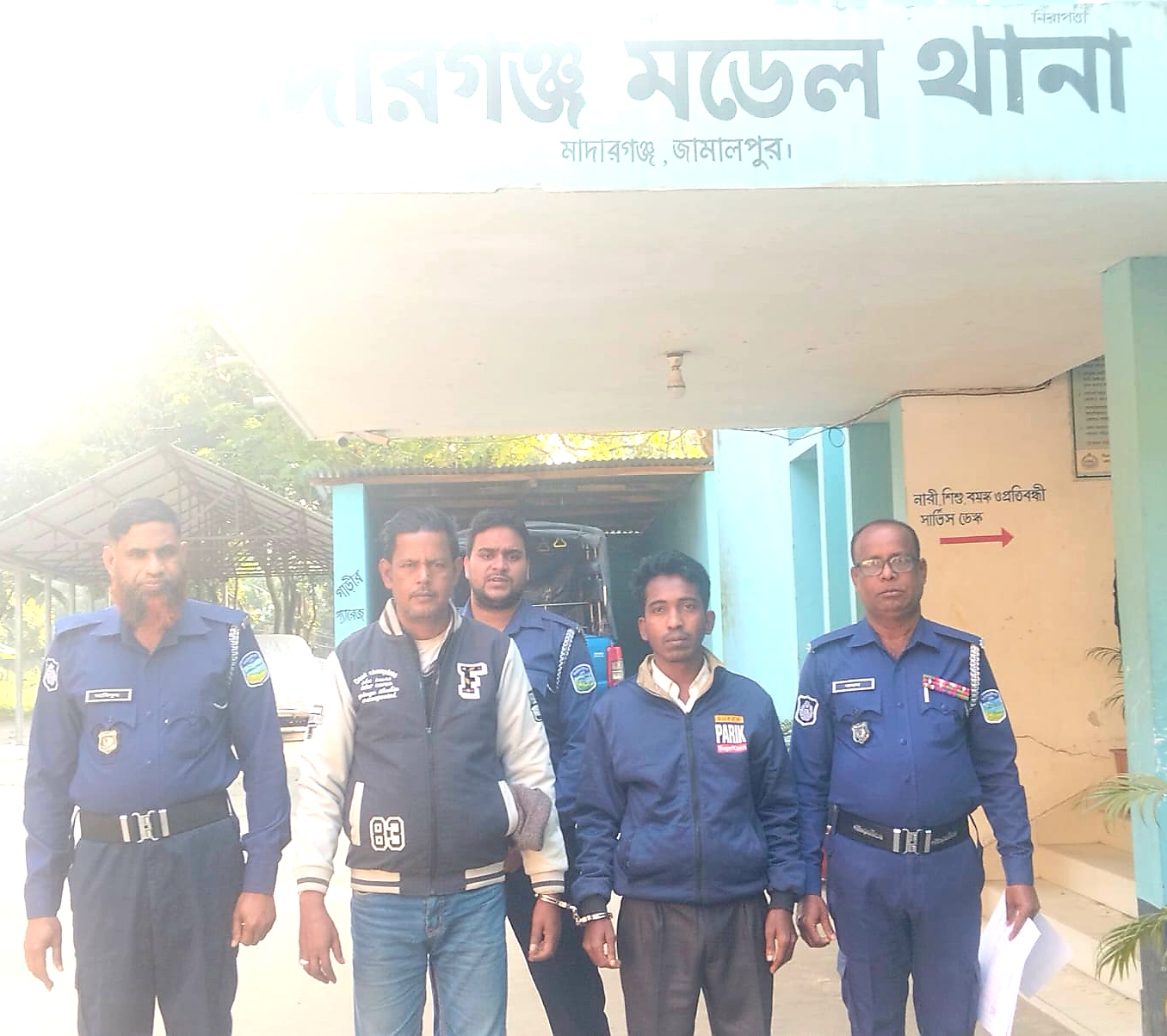 মাদারগঞ্জে শ্রমিকলীগের সভাপতি সহ আটক-২