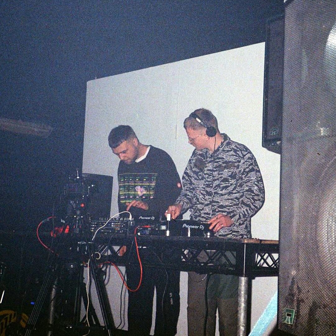Slick (@sllllick) on Twitter photo After lots of work and fun times in the studio, Time Splitter with <a href="/bthoroughmusic/">B:Thorough</a> is now here!
Something for everyone - ambient, drill, grime, trap!
linktr.ee/slickuk
You can buy one of the last records on either of our bandcamp, buy the digis or stream it everywhere After lots of work and fun times in the studio, Time Splitter with <a href="/bthoroughmusic/">B:Thorough</a> is now here!
Something for everyone - ambient, drill, grime, trap!
linktr.ee/slickuk
You can buy one of the last records on either of our bandcamp, buy the digis or stream it everywhere