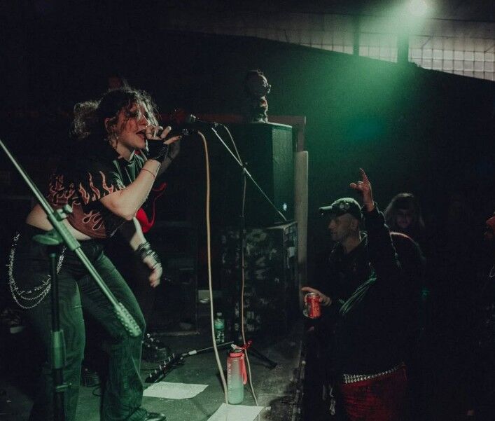 Nit de punk i rock a <a href="/labascula038/">LA BÀSCULA</a>! No et perdis el doble concert d'avui, amb les actuacions de Hekate Heads + Ikarûs
📅 a les 20:30h
🎫 free
sortimbcn.cat/evento/hekate-…