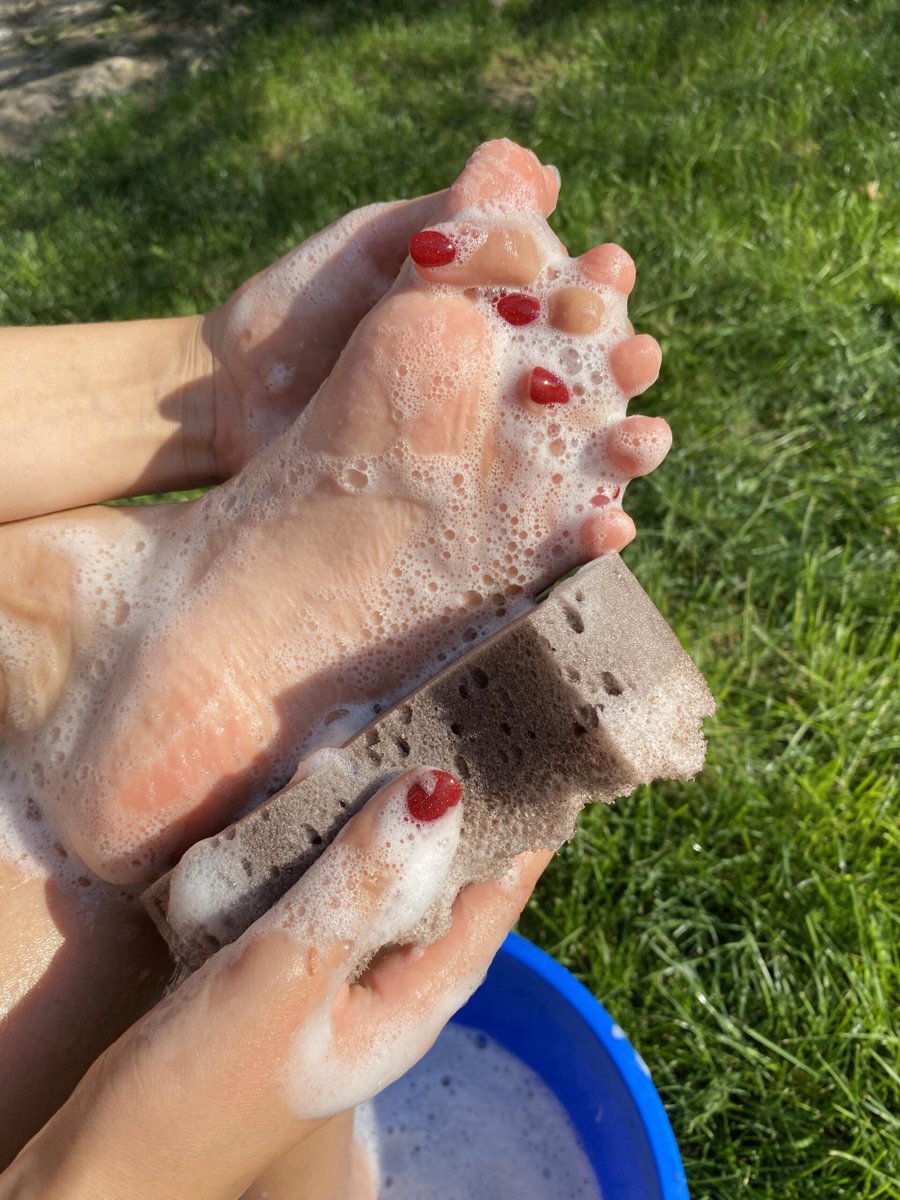 WillowFoxFeet's tweet photo. 😉🍑👣 https://t.co/RRNUTIAJdp