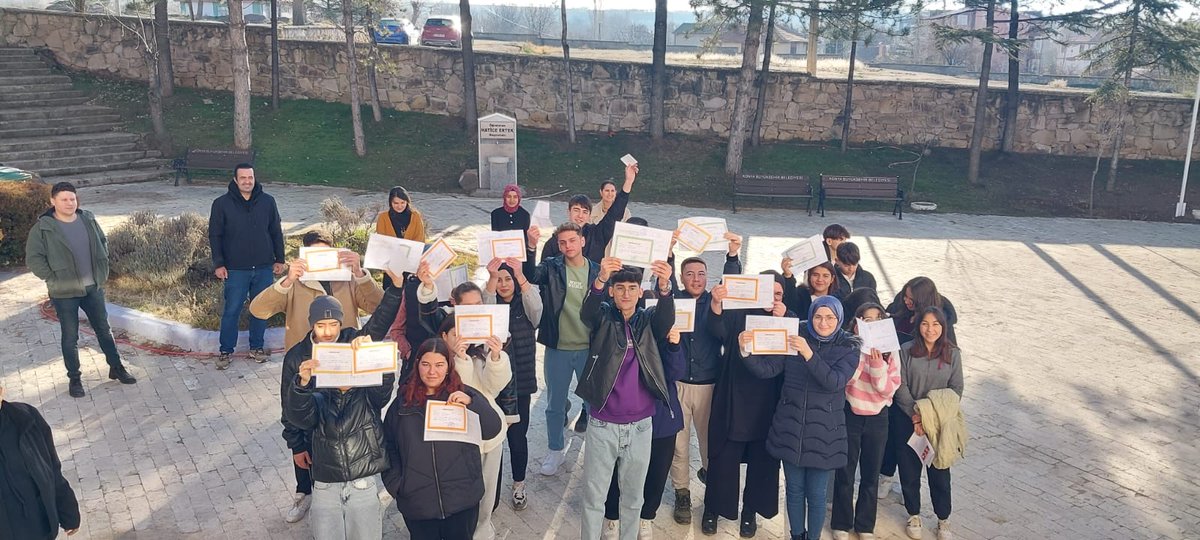 KireliMtal's tweet photo. Öğrencilerimiz 1.dönemi başariyla tamamlayarak karne sevincini yaşadilar.Kendilerine iyi tatiller diliyoruz.İkinci dönem görüşmek üzere.☺️ https://t.co/jdzx3oY0Ma