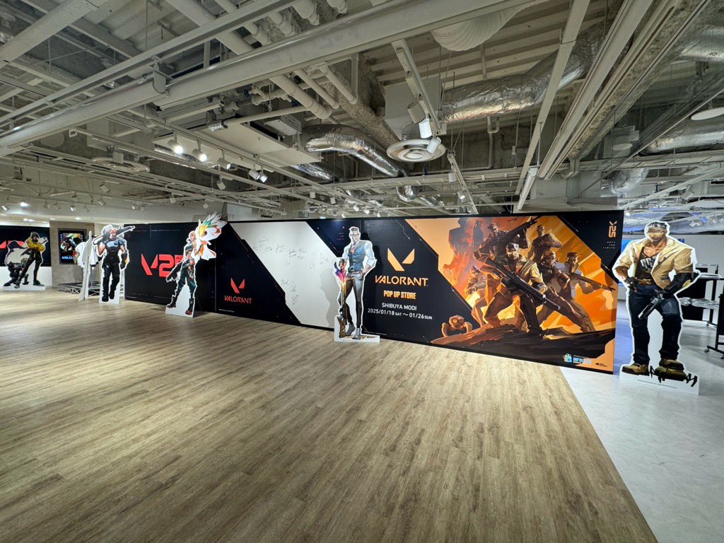 seiyu_esports's tweet photo. ＼VALORANT POP UP STORE 開催！／

東京・渋谷MODIで明日18日（土）～26日（日）で開催！

せすぽ声優部員も一足先に会場を堪能しました！
VALORANT POP UP STOREはなんと国内初！

会場内にはフォトスポットもあり
VALORANT好きには堪らないグッズもたくさんありました！

ぜひ行ってみましょう！

#VALORANT
#声優esports部