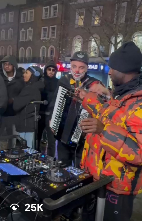 HUGE SHOUT to my brother in music ed_coxlife4land, who went from an average of 500 views per Reel, to gaining tens of thousands of views on his Reels since our consultation ❤️

25K is absolutely NOTHING. His Reels will be in the millions before 2026, I'm calling it (watch this