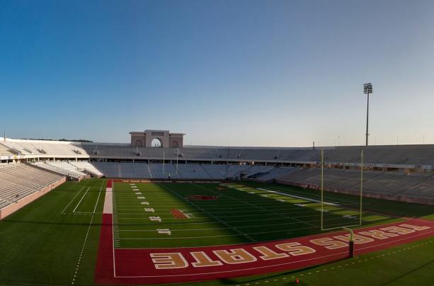 CFBHome's tweet photo. Stadium of the Morning 🥞

🏟️ Jim Wacker Field at UFCU Stadium
✅ Capacity: 28,000
📍 San Marcos, Texas

Home of @TXSTATEFOOTBALL https://t.co/r2h2ZyPugw