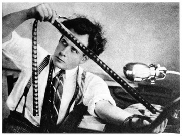 ProfesorJonk's tweet photo. Un día como hoy nacieros dos genios cinematográficos.
D.W. Griffith y Sergei Eisenstein.
Ambos cambiaron el curso del cine.
¿Con quién os quedáis?
#Efemeride #SergeiEisenstein #DWGriffith #cine #director https://t.co/m6Nch5WsT5