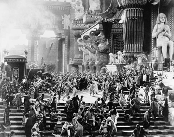 ProfesorJonk's tweet photo. Un día como hoy nacieros dos genios cinematográficos.
D.W. Griffith y Sergei Eisenstein.
Ambos cambiaron el curso del cine.
¿Con quién os quedáis?
#Efemeride #SergeiEisenstein #DWGriffith #cine #director https://t.co/m6Nch5WsT5
