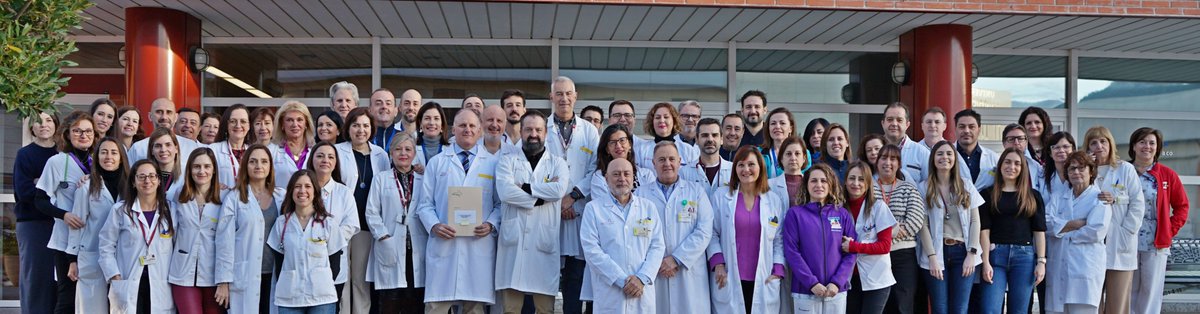 AreaUnoArrixaca's tweet photo. 👦🏽🏥El H. Pediátrico Arrixaca está de enhorabuena con el nombramiento de su nuevo jefe de servicio. Juan José Agüera, neonatólogo con 30 años de experiencia, toma el mando de las numerosas secciones que lo componen.📝
Firma el cargo apoyado por todos los equipos💪🏽👏🏽
@Spedsureste https://t.co/3f3cftXEbq