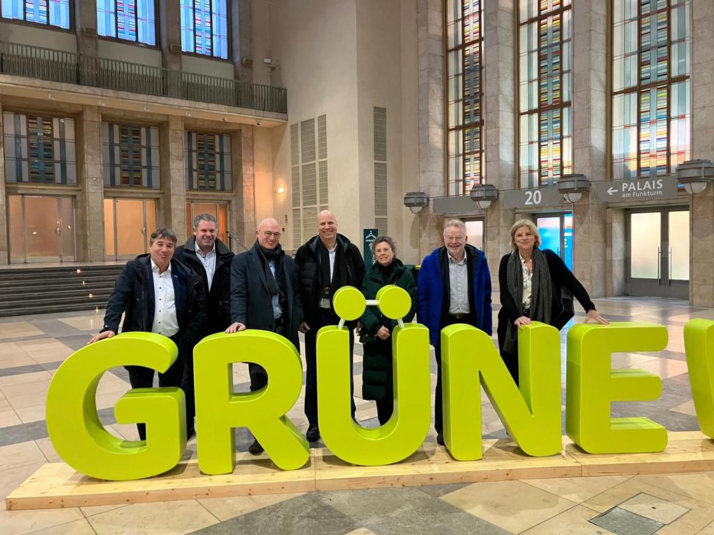 Met mijn collega's van <a href="/Groenpact/">GroenPact</a> zijn we bij de Grüne Woche. Groen onderwijs is cruciaal voor een gezonde en future-proof voedsel systeem!