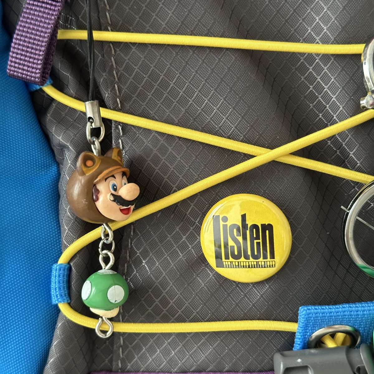 offluffeish's tweet image. mini backpack 🎒💙