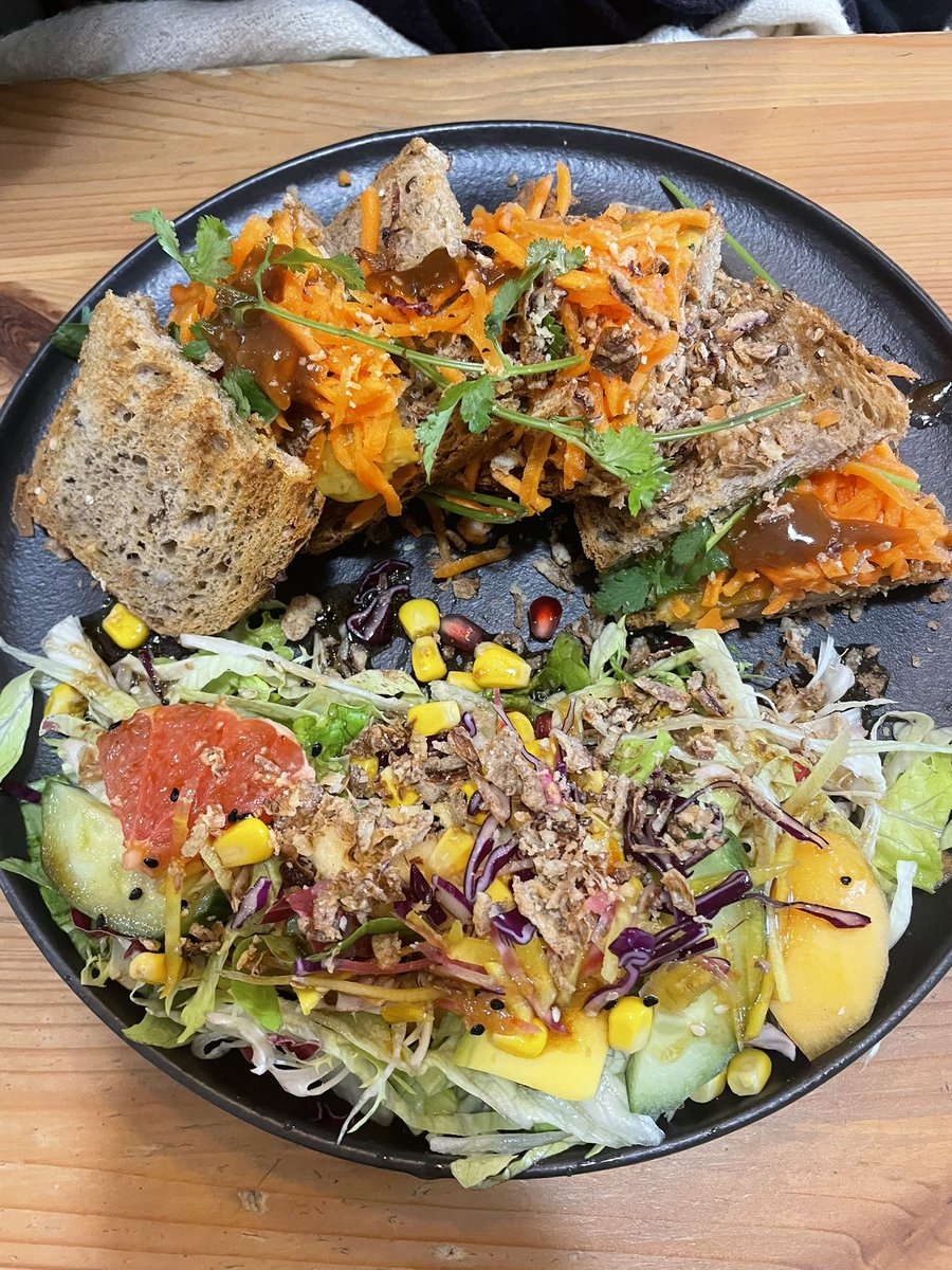 askioff's tweet image. non la folie