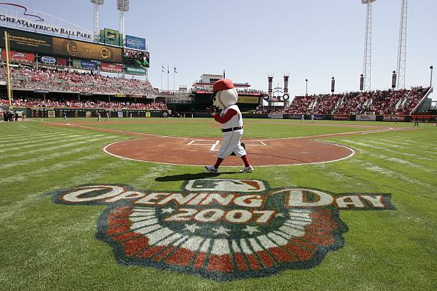cammillerfilms's tweet photo. The last time the #Reds had a uniform change was 2007. The scoreboard wasn't HD. Aaron Harang was the Opening Day starter, and the first iPhone was released that June. https://t.co/zOMCsD9pk5