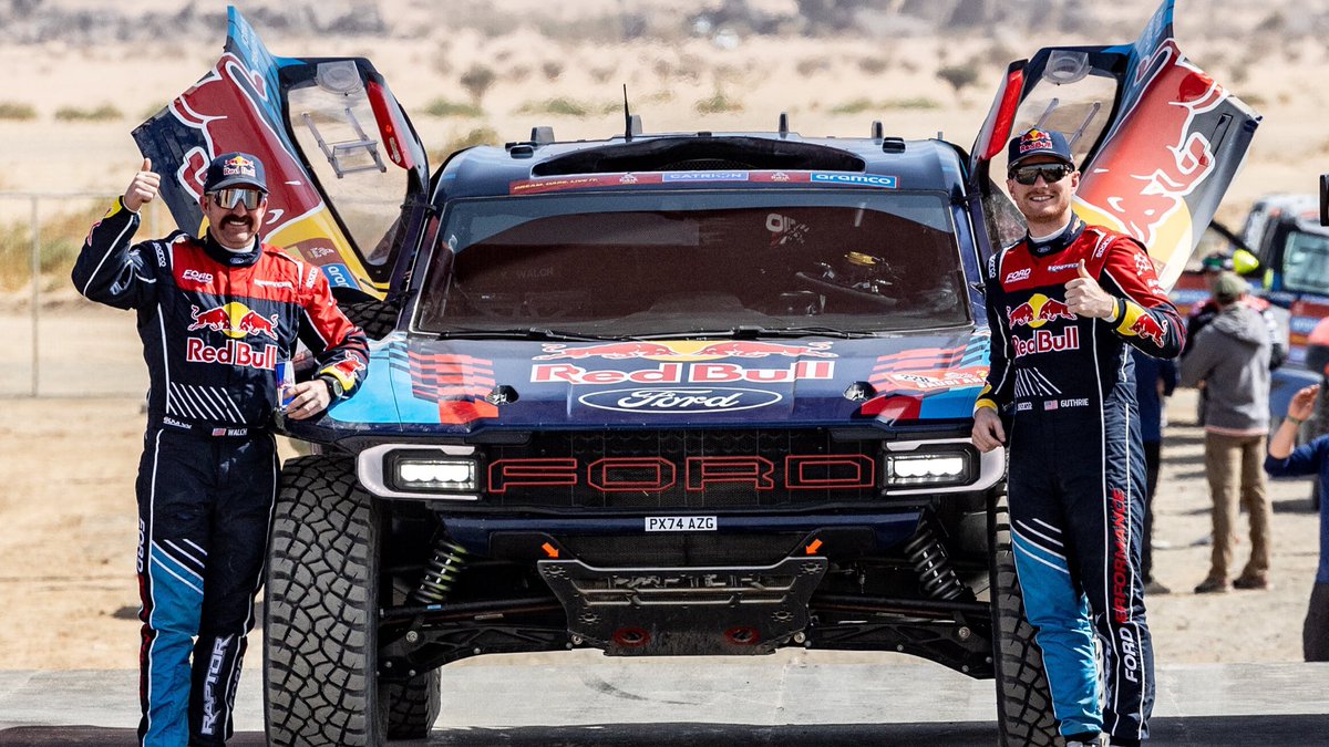 CSainz_oficial's tweet photo. Big congratulations to @FordPerformance @MSportLtd on an amazing debut @dakar with a podium for @mattiasekstroem and @emilbergkvist1. 👏🏻

@mitchguthrie5 and @KellonWalch ended 5th, and @NaniRoma and @AlexHar23 gave their absolute all. Great job, team. Now we know what we have to do, so let’s keep pushing! 💪🏼