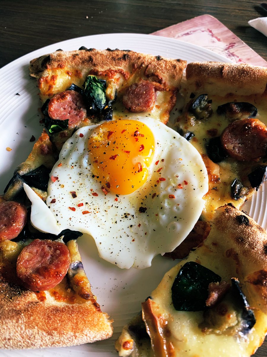 absolute filth for a home brunch before work today: 
leftover white pizza with Italian sausage, fried egg, chilli flakes &amp; the mandatory pot of coffee
#IDontDoCornflakes