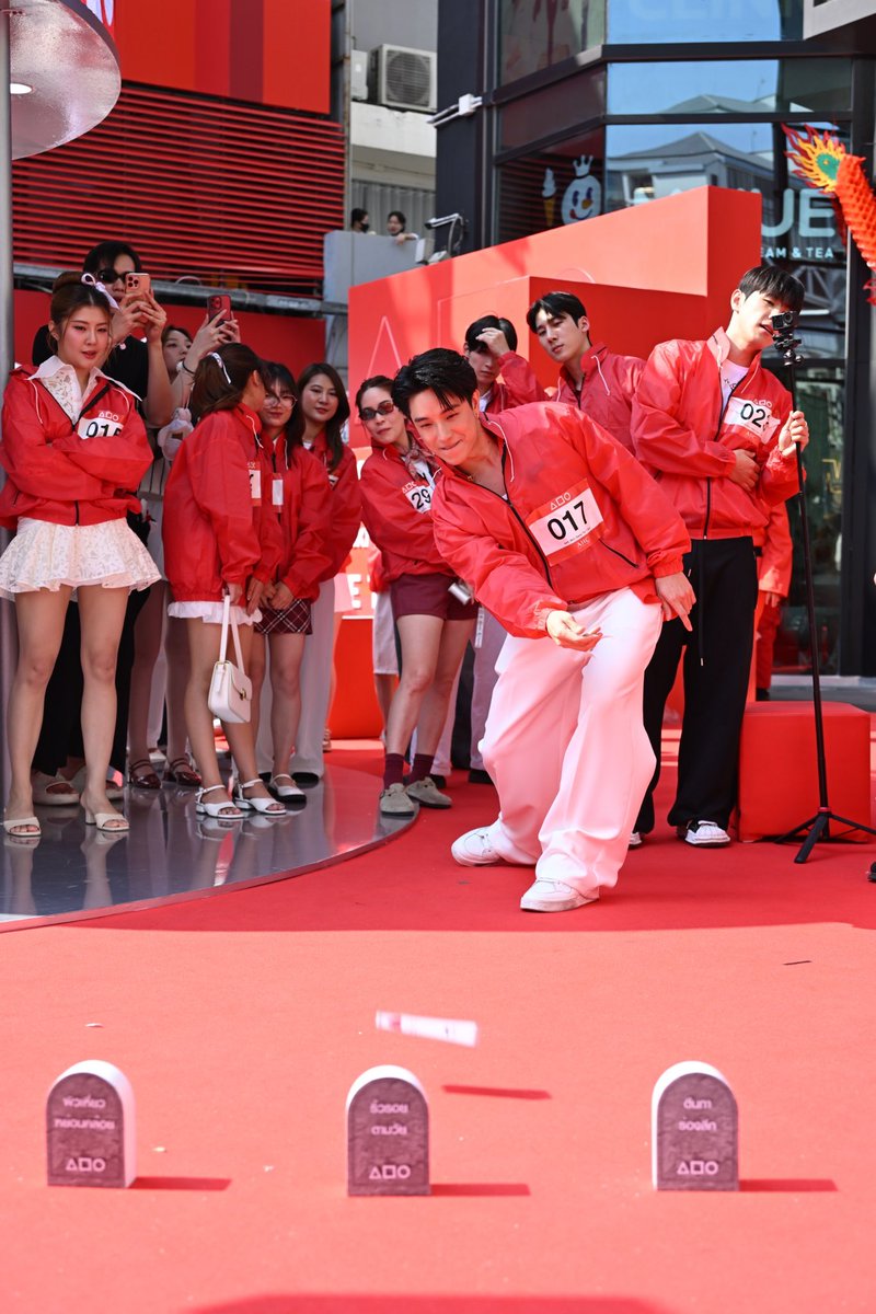 สยามวันนี้เหมือนกองถ่าย SkinGame! ใครไปเจออะไรบ้าง?🎬  แต่ที่แน่ๆใครไปจะได้ sampling เป็น AHC T shot ตัวดังจากเกาหลี มาลองใช้กันด้วย งานมีถึงวันอาทิตย์เท่านั้นนน !! #T_Shot_Skin_Game #AHC_T_SHOT #AHCThailand #ILHongMin #Kayavine #Bangkokboy