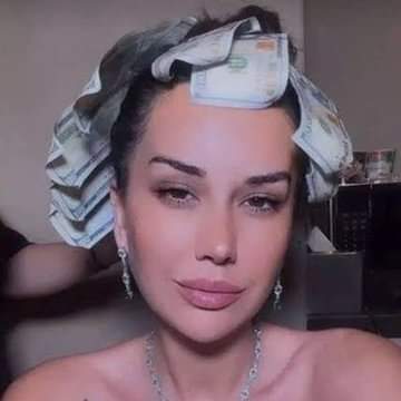 İşte ülkenin özeti..👇

soldaki yargılanıyor, sağdaki serbest!