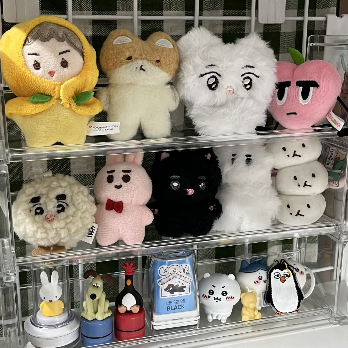 hahaa128's tweet photo. 드디어 실물 영접••
민석이 작은 인형 갖고 싶었는데 딱 나타난
듀밍이〰️🐱🤍 짱 귀엽습니당..!!
옹기종기 모여있으니까 더 귀욤ෆ˃̶͈̑.˂̶͈̑ෆ
#기대해_봐도_좋아_듀밍 https://t.co/5BR1Km3XWX
