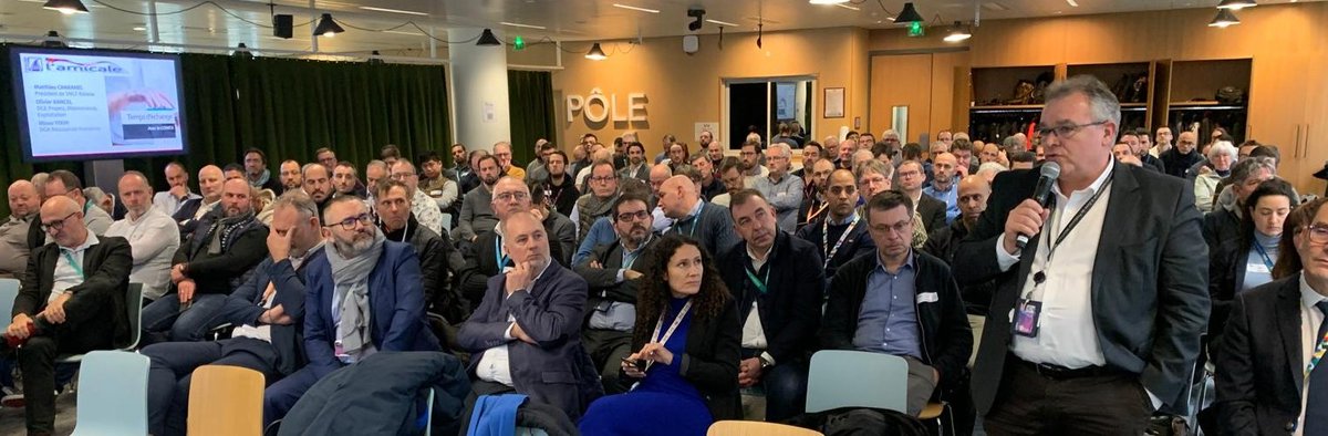 Le temps se poursuit avec des questions posées par les amicalistes