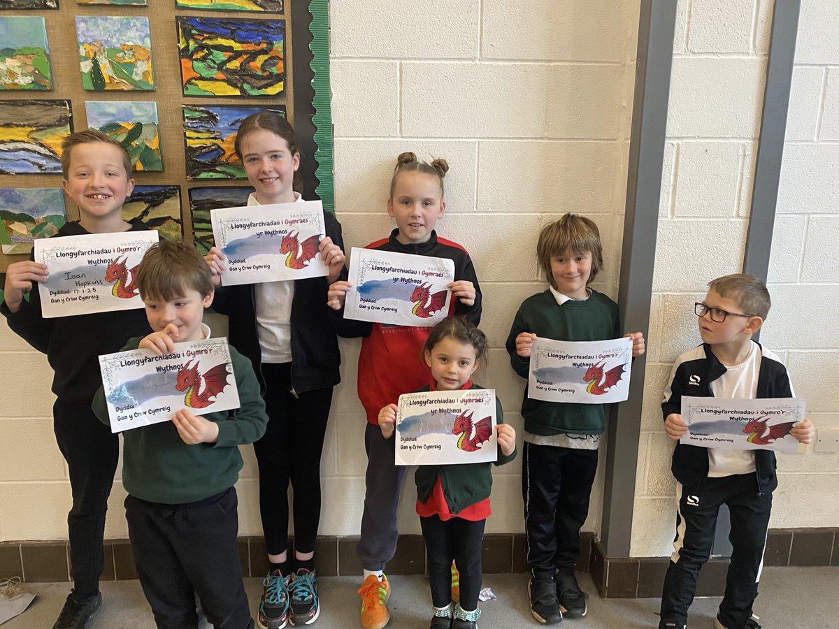 🏴󠁧󠁢󠁷󠁬󠁳󠁿Llongyfarchiadau i ennillwyr Cymro a Cymraes ein hwythnos 🏴󠁧󠁢󠁷󠁬󠁳󠁿 @EAS_Cymraeg <a href="/SerenaSbarc/">Seren A Sbarc - Siarter iaith</a> #siyib