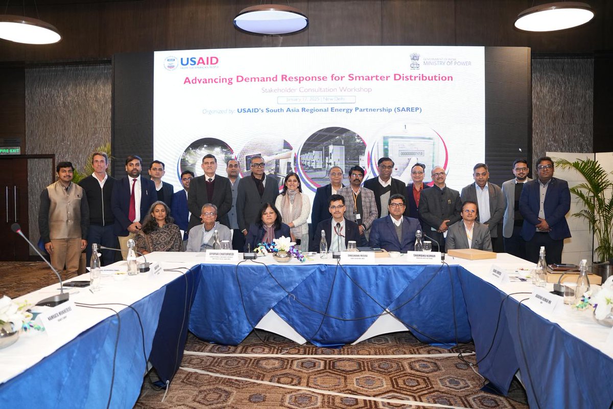 USAID’s SAREP, in partnership with PuVVNL, hosted a consultation under the Ministry of Power’s Smart Distribution initiative, chaired by Shri Shashank Misra. Key stakeholders discussed scalable business models for large-scale Demand Response (DR) in India to enhance grid