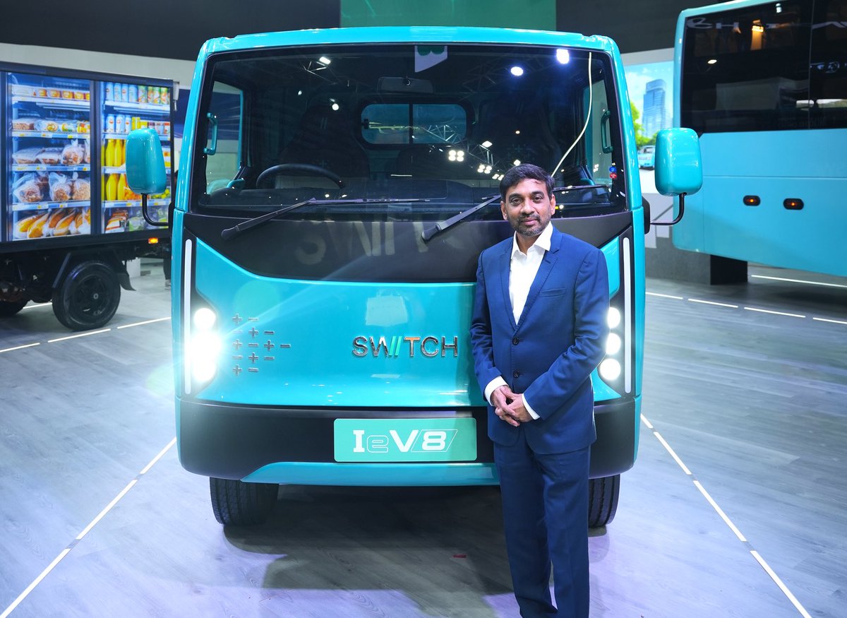 Maheshsbabu's tweet photo. A proud moment for Switch Mobility as Shri @HDKumarasw30951 unveiled our latest innovation, the SWITCH IeV8, at the Bharat Mobility Expo 2025. Redefining the 7-ton category, this electric LCV is a leap toward #SustainableMobility.
#SwitchIeV8 #BharatMobilityExpo2025 https://t.co/7FRbsSueKh