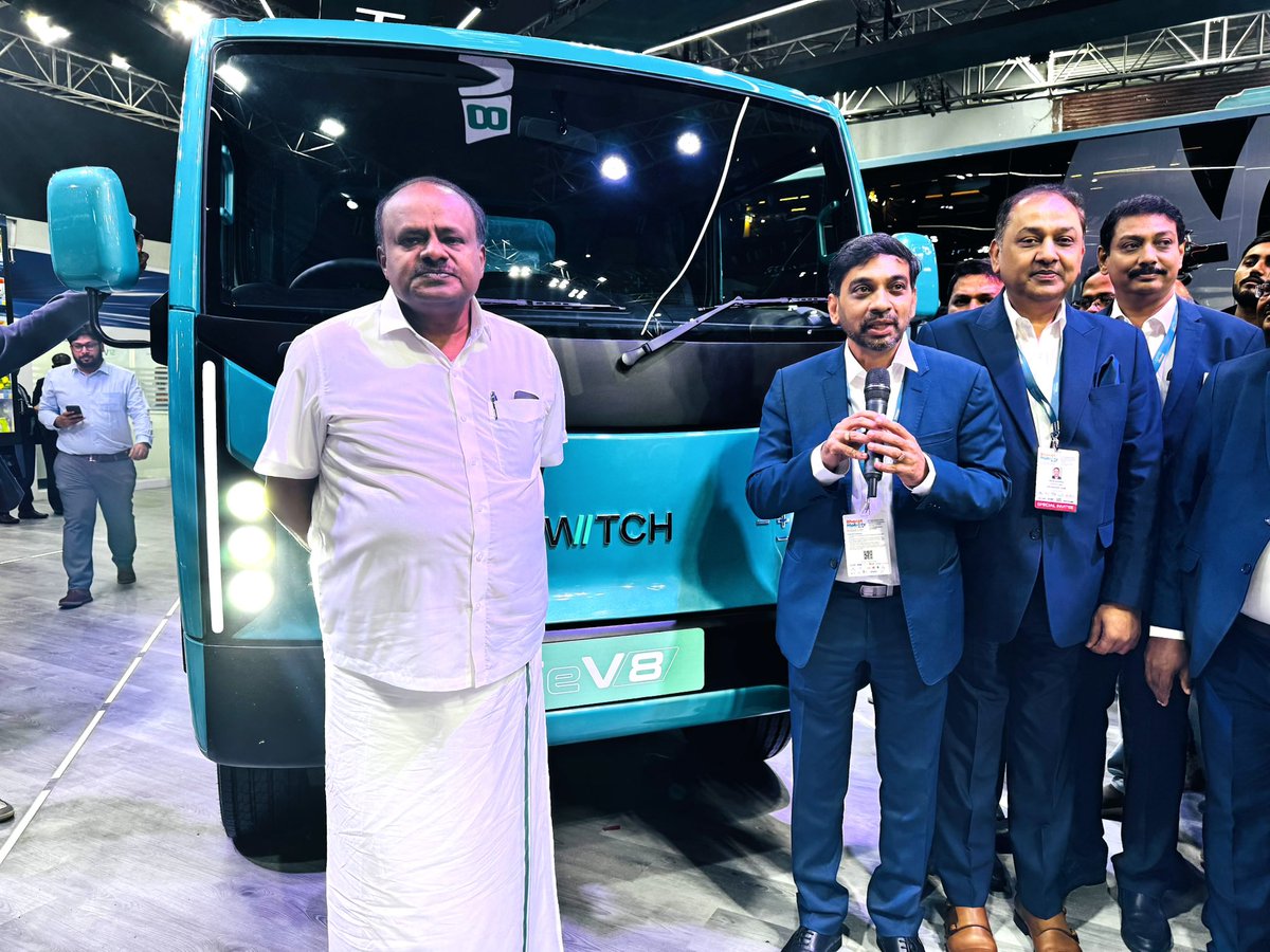Maheshsbabu's tweet photo. A proud moment for Switch Mobility as Shri @HDKumarasw30951 unveiled our latest innovation, the SWITCH IeV8, at the Bharat Mobility Expo 2025. Redefining the 7-ton category, this electric LCV is a leap toward #SustainableMobility.
#SwitchIeV8 #BharatMobilityExpo2025 https://t.co/7FRbsSueKh