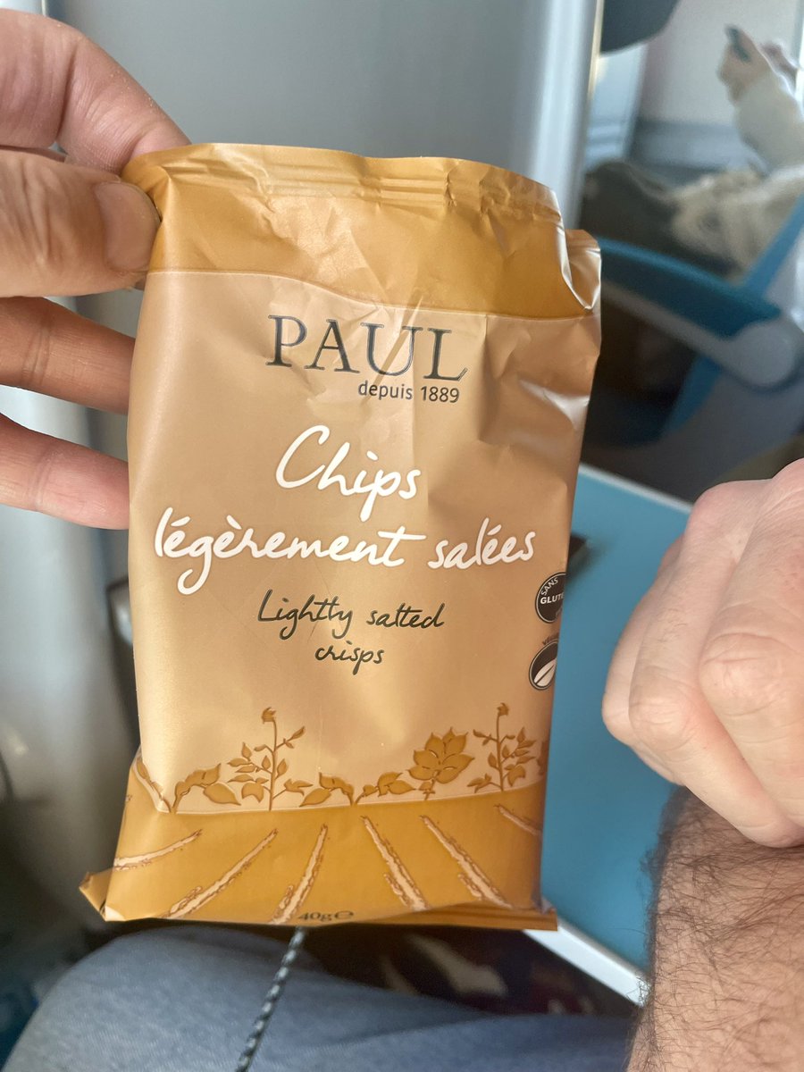 julmoustache's tweet image. Et sinon Paul??? 2€60 le paquet de chips de 40g? Ça va? On ne vous dérange pas de trop ??!!
( je viens de l’ouvrir ) 😑