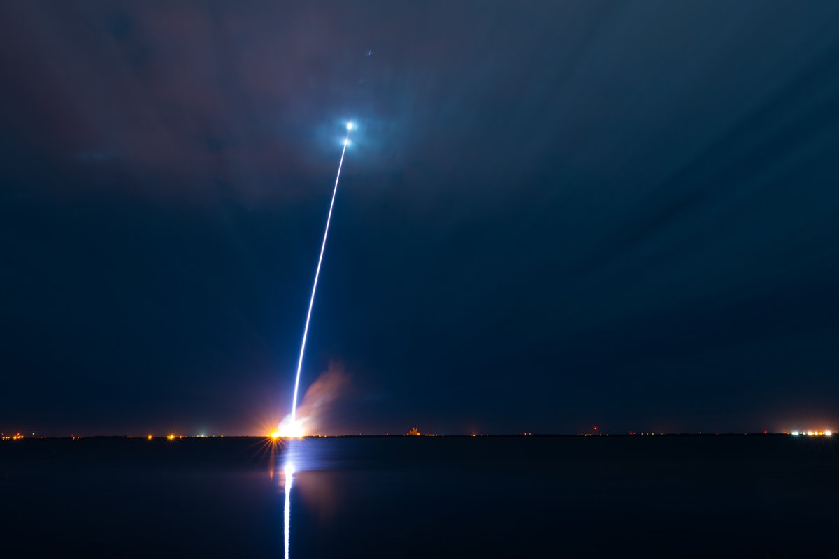 ExoCoding's tweet image. It seems like #2025 begins with bold launches! 🚀

#BlueOrigin launches #NewGlenn into orbit for the first time, and Exocoding launches #developers into the future of #CodeGeneration. 😀😅

In just 15 days since our launch, the excitement and adoption have been incredible! Are…