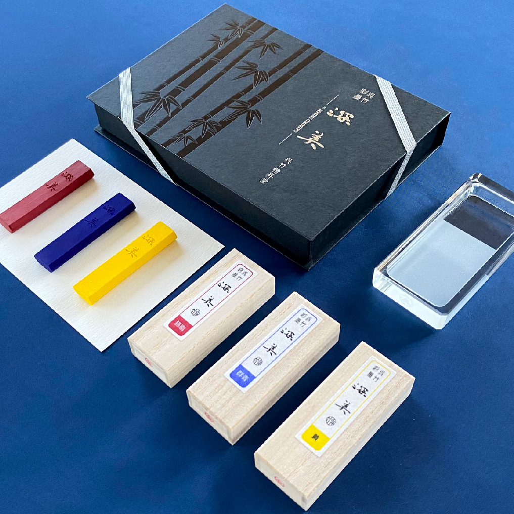 新商品情報】 彩墨深美 3色＋ガラス硯セット 彩墨深美は、呉竹独自の