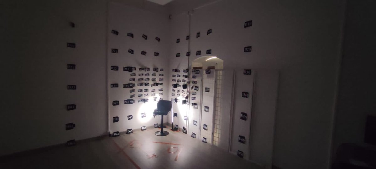 cles_ncu's tweet image. This week seems to be all about @juanolvido89 and his research. 🙌 Here's a snapshot of the experiment room ready for participants! #science #linguistics #eye #cooperation @CenterImsert @UMK_Torun Looks cool, doesn't it?🤓😎👁️👁️ 🧿🧿