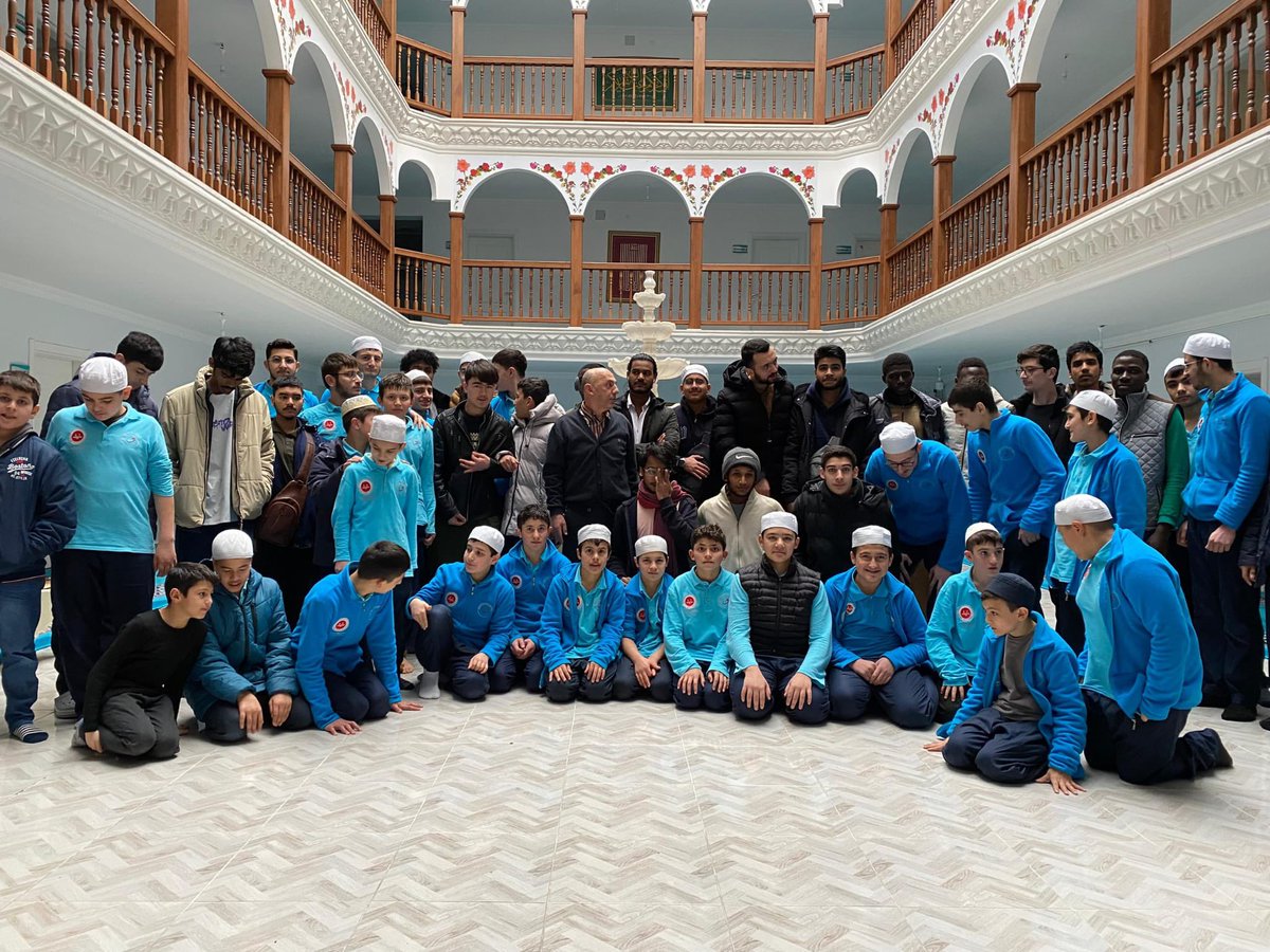 reyhanliegitim's tweet photo. Hafız öğrencilerimize yönelik "Hafızlığımı Tekrarlıyorum" adlı etkinlik düzenlendi.
Etkinlik kapsamında öğrencilerimiz Almus Hafızlık kursuna giderek orada 5 gün boyunca ezberlerini tekrar edip görevli hocalara dinlettiler
Etkinlik sonunda küçük bir Almus tanıma gezi turu yapıldı https://t.co/uee60tNfCu