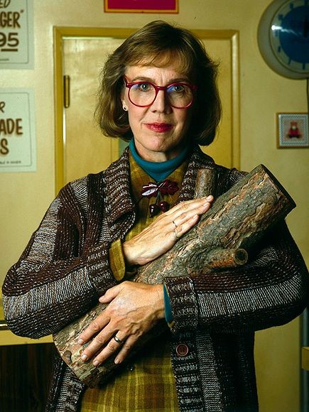 sentineIist's tweet photo. I think what charmed me the most about Twin Peaks was David's ability to create characters who were so eccentric and unique in their way but still have them feel grounded to the setting they existed in. He understood magic realism and surrealism so well it literally awes me https://t.co/d2Tl6W1Isz