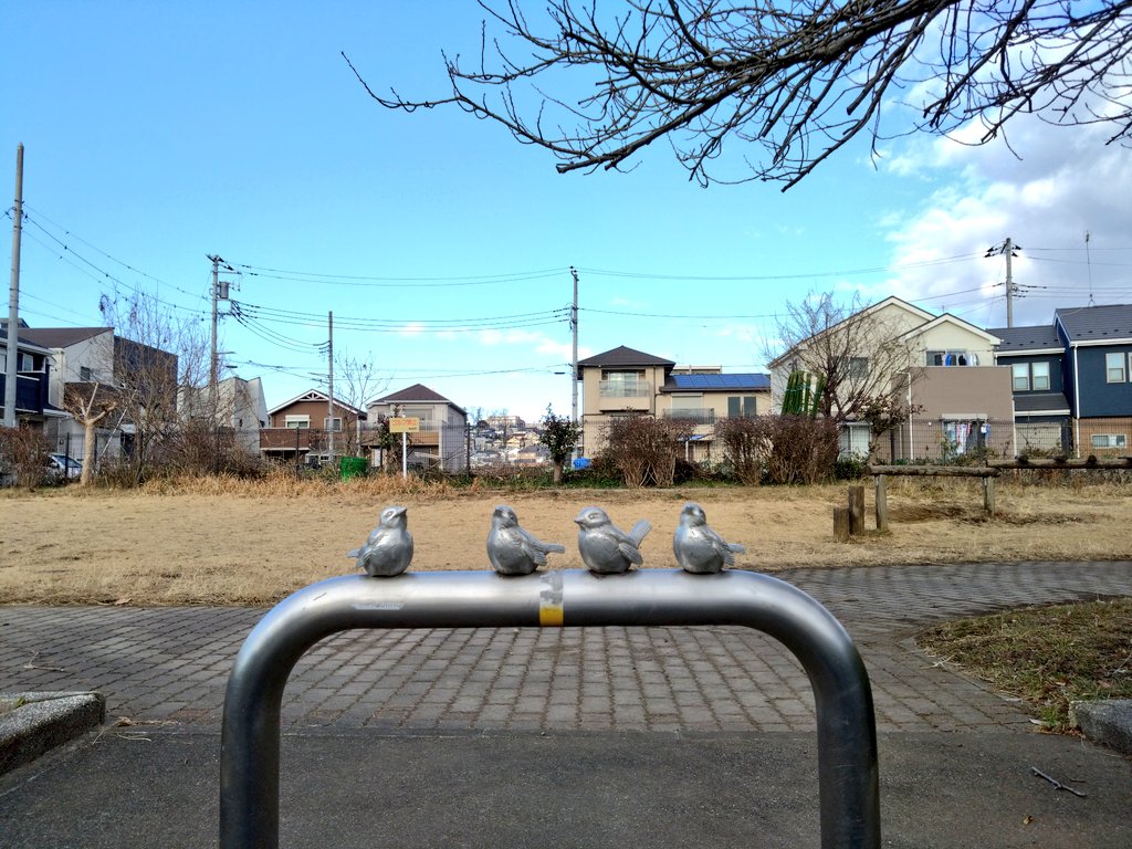 MinGoshTek4's tweet photo. 都県境で #ピコリーノ見つけた
境川左岸の町田市立小山中村公園入口

公園内に都県境あり、
3か所は、神奈川県民のピコリーノ
1か所だけ、東京都民のピコリーノ

写真① #相模原市
35.590324,139.380307
写真②
35.590177,139.380663
写真③
35.590055,139.380965
写真④ #町田市
35.589933,139.381263 https://t.co/OwuwFk5pmh