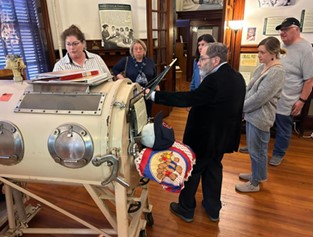 Looking for a volunteer opportunity in the new year? We're looking for indoor 
&amp; outdoor guides to share the history of public health. Training provided. Open Thursdays, Saturdays, and one Sunday a month. Email us:info@publichealthmuseum.org